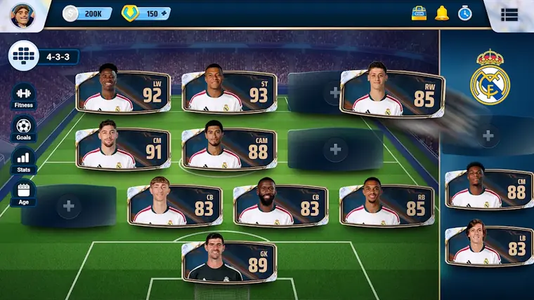 Ecrã de escolha do onze em Online Soccer Manager, com as posições dispostas em campo.